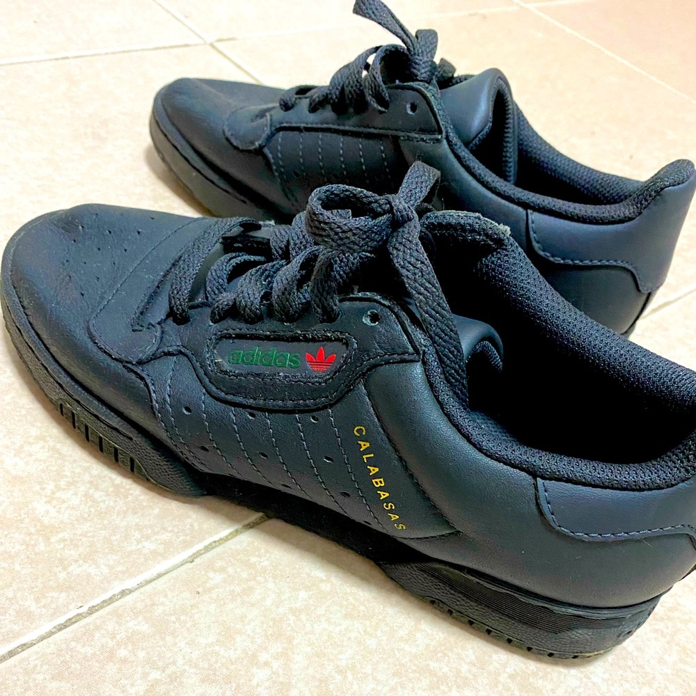 Powerphase Black Adidas size 6.5